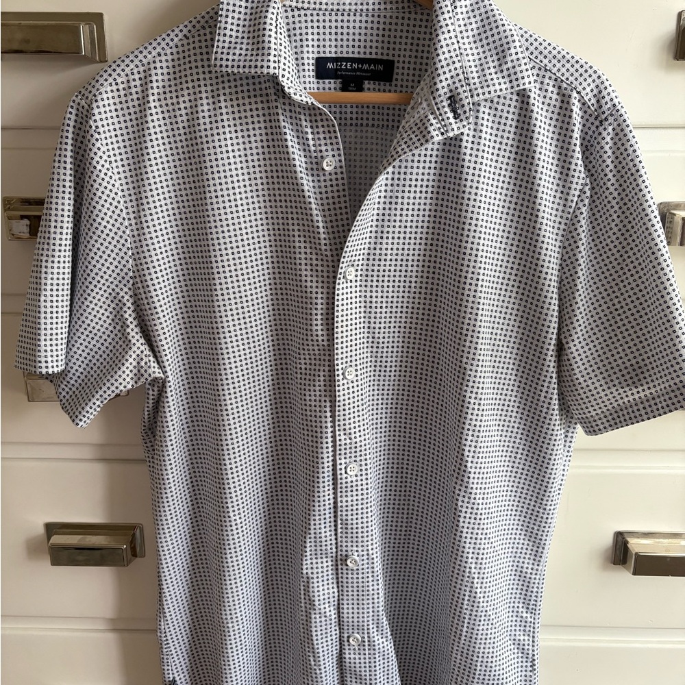Mizzen+Main Blue and White Casual Button Down Shirt